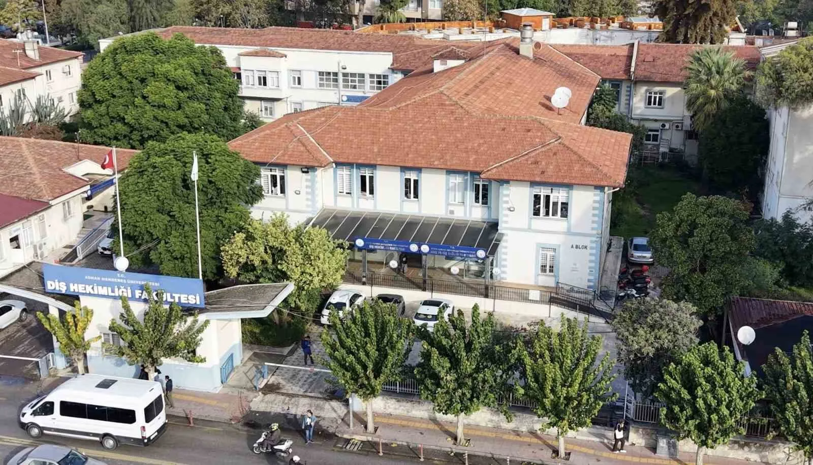 ADÜ Diş Hekimliği Fakültesi 2025 yılında 103 lisans, 16 uzmanlık öğrencisini mezun etti