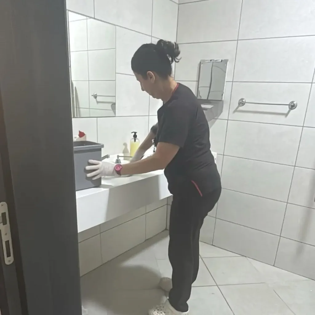 adu hastanesine hijyen ve temizlik timi 9c24cef3953c
