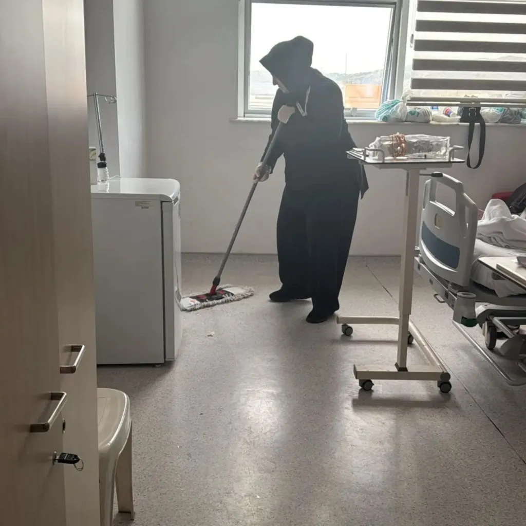 adu hastanesine hijyen ve temizlik timi a698ed4af327