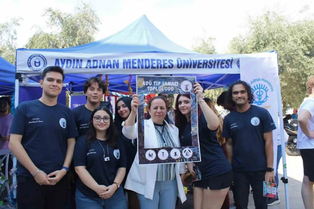 adu tip fakultesinde ogrenci gruplari aktif faaliyetlerini surduruyor 0e7983b07a77