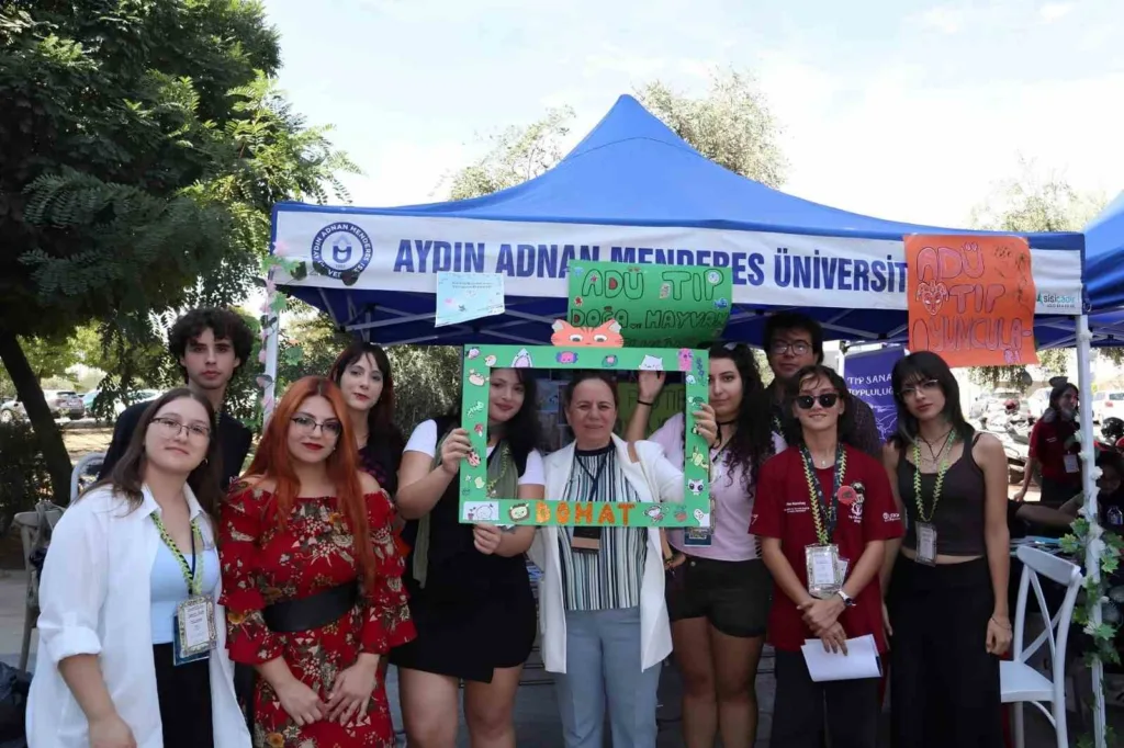 adu tip fakultesinde ogrenci gruplari aktif faaliyetlerini surduruyor 91d6dc64dc81