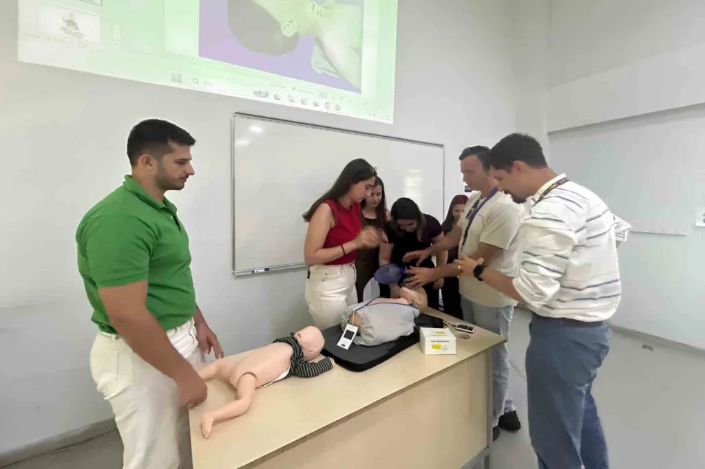 adude cocuk acil durumlari icin kritik egitim ca57dc6e2ded