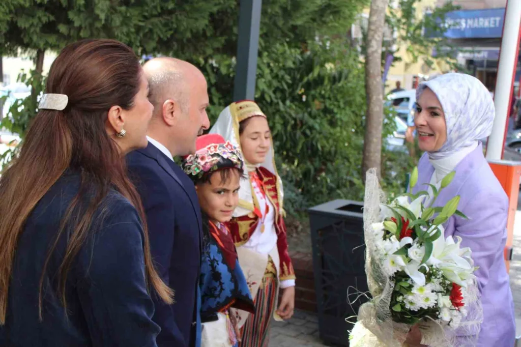 aile ve sosyal hizmetler bakani goktas aydinda b1cd54e5d561