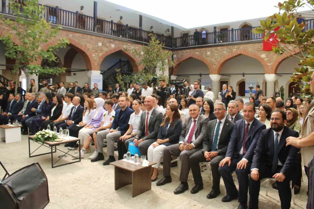 aile ve sosyal hizmetler bakani goktas iklim degisikliginin yukunu en fazla cocuklarimiz tasiyor 215d936a114d