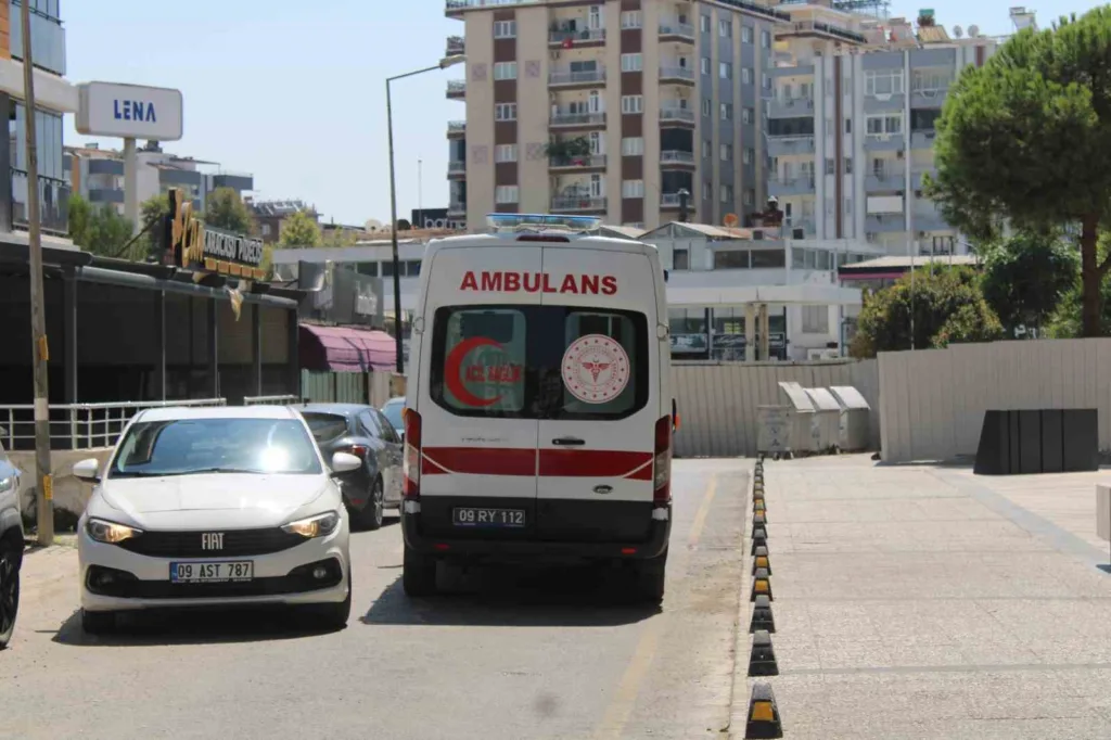 apartmanin merdivenlerinden dusen yasli adam hastanelik oldu f3b4d52fd201