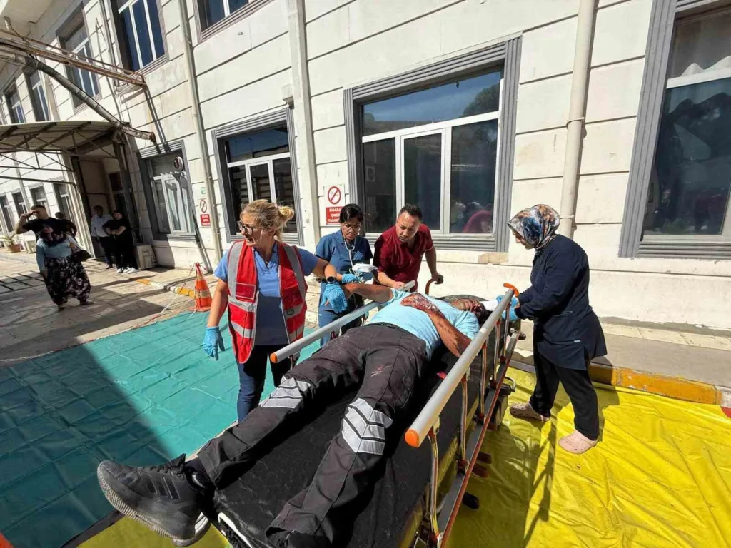 aydinda hastane personeli deprem senaryosuyla afet hazirligini test etti 0fb4a921b68a