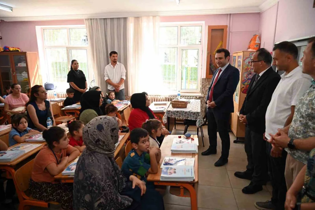 aydinda okula ilk adim atan minikler yalniz kalmadi 6691087cf54d