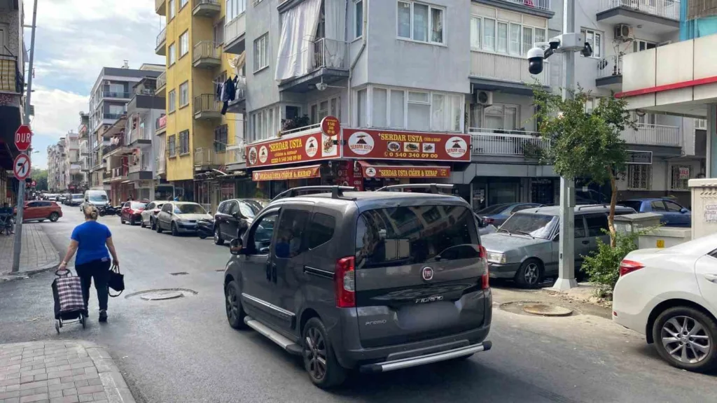 Aydın’da sürücülere tek yön uyarısı: Orta Mahalle 218 Sokak tek yön oldu 4 aydinda suruculere tek yon uyarisi orta mahalle 218 sokak tek yon oldu 6b1fe7aec592