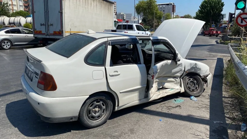 Aydın’da trafik kazası: 1’i bebek 4 yaralı 3 aydinda trafik kazasi 1i bebek 4 yarali a47a3eb28054