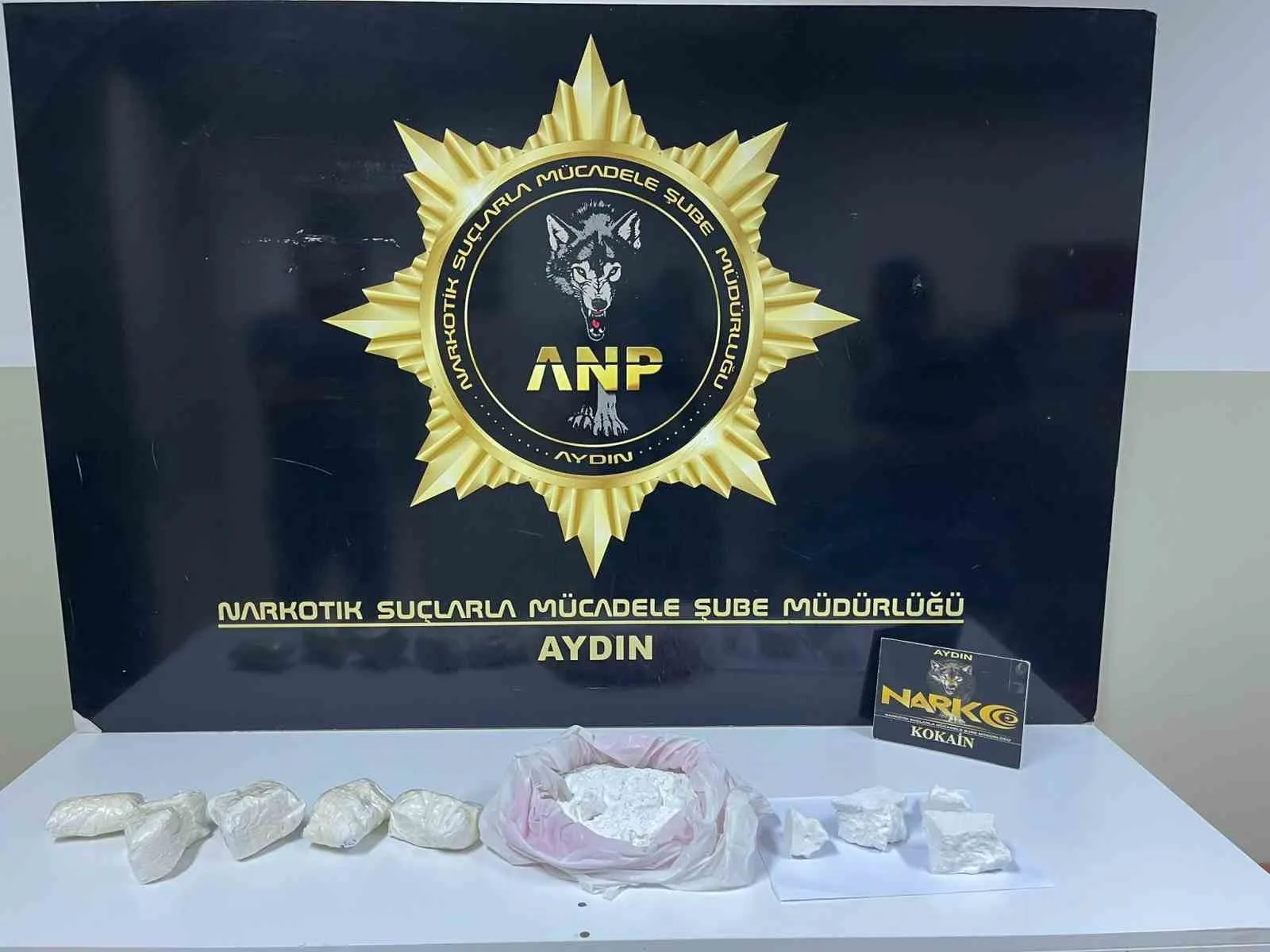 aydinda uyusturucu operasyonu 2 kilo 889 gram kokain ele gecirildi 38b63e890544