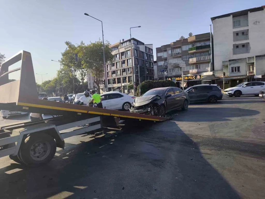 Aydın'da kaza: Baba ve minik oğlu yaralandı 4 aydindaki kazada baba ve oglu yaralandi 6fc509a74bde