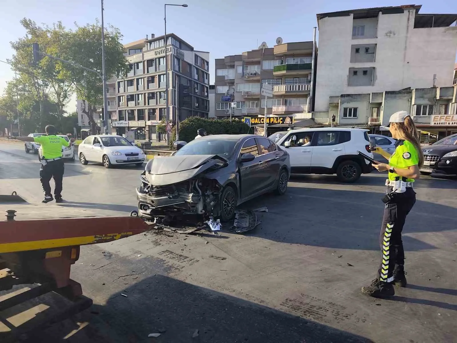 Aydın'da kaza: Baba ve minik oğlu yaralandı 1 aydindaki kazada baba ve oglu yaralandi a2bb9a5edcc3