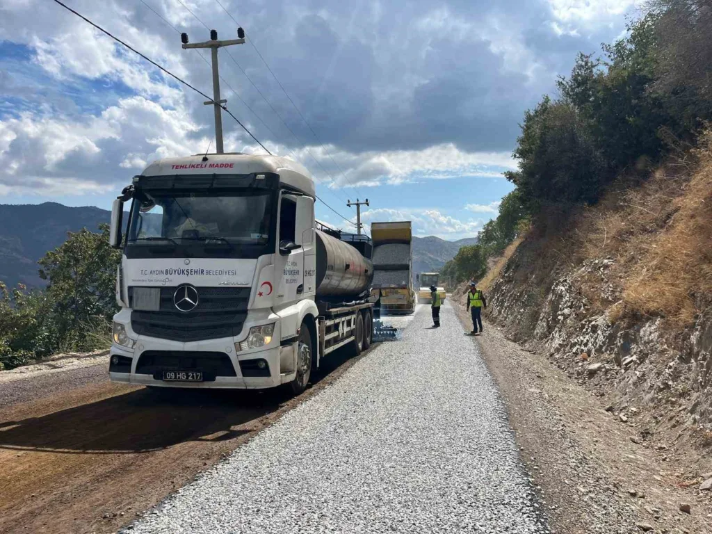 Aydın’ın dört bir yanında yol çalışmaları sürüyor 4 aydinin dort bir yaninda yol calismalari suruyor 07cd4ff16609