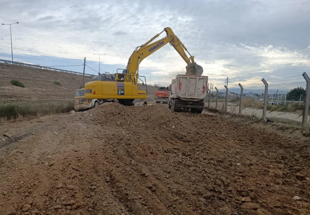 Aydın’ın dört bir yanında yol çalışmaları sürüyor 7 aydinin dort bir yaninda yol calismalari suruyor 3d510eb50cc4