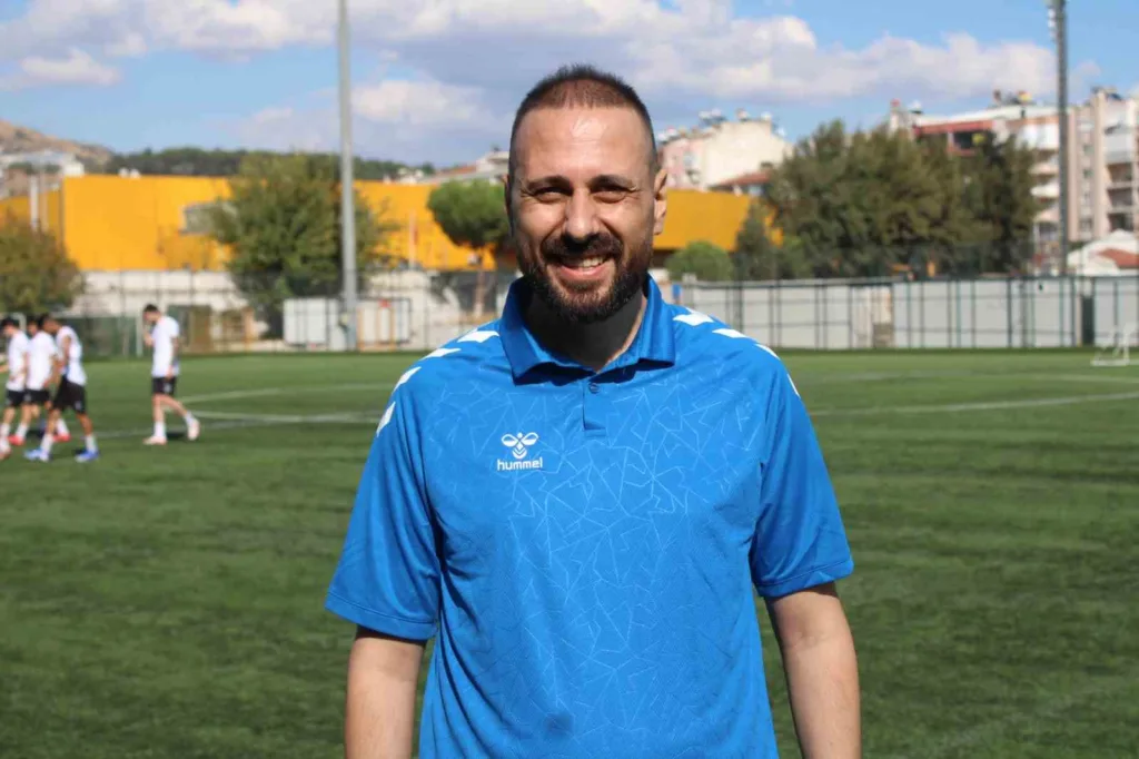 Aydınspor, ilk antrenmanına çıktı 2 aydinspor ilk antrenmanina cikti 387132b670df