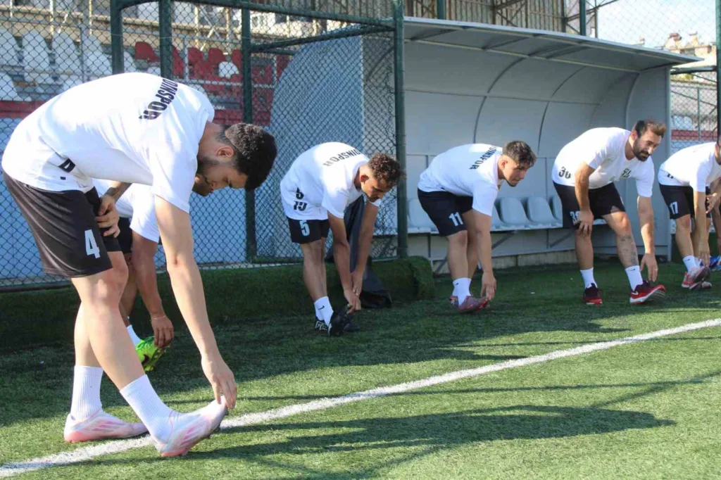 Aydınspor, ilk antrenmanına çıktı 3 aydinspor ilk antrenmanina cikti 67dbb659dec6