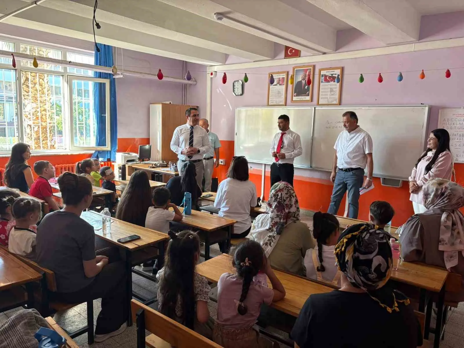 AYSO’dan ihtiyaç sahibi öğrencilere 500 okul çantası desteği
