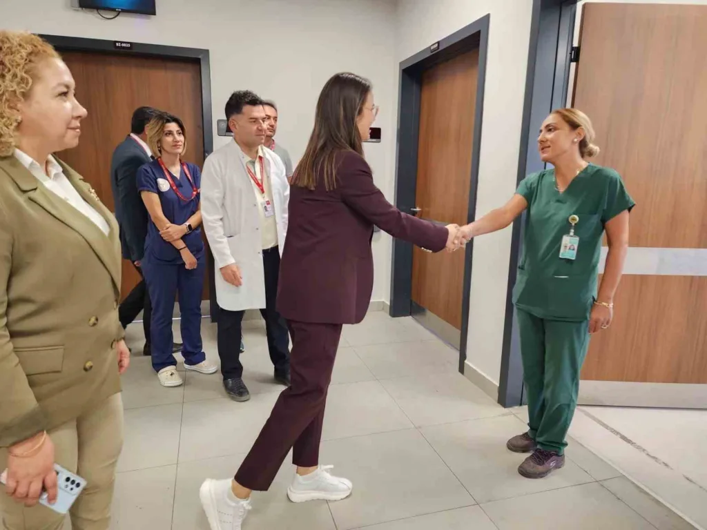 bashekim ozbagcivan kadin dogum servisinde incelemelerde bulundu 90ab36b65cdd