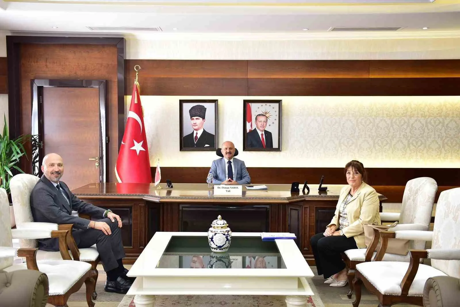 baskan arikan aydin valisi varol ile bir araya geldi 3e24ef11362a