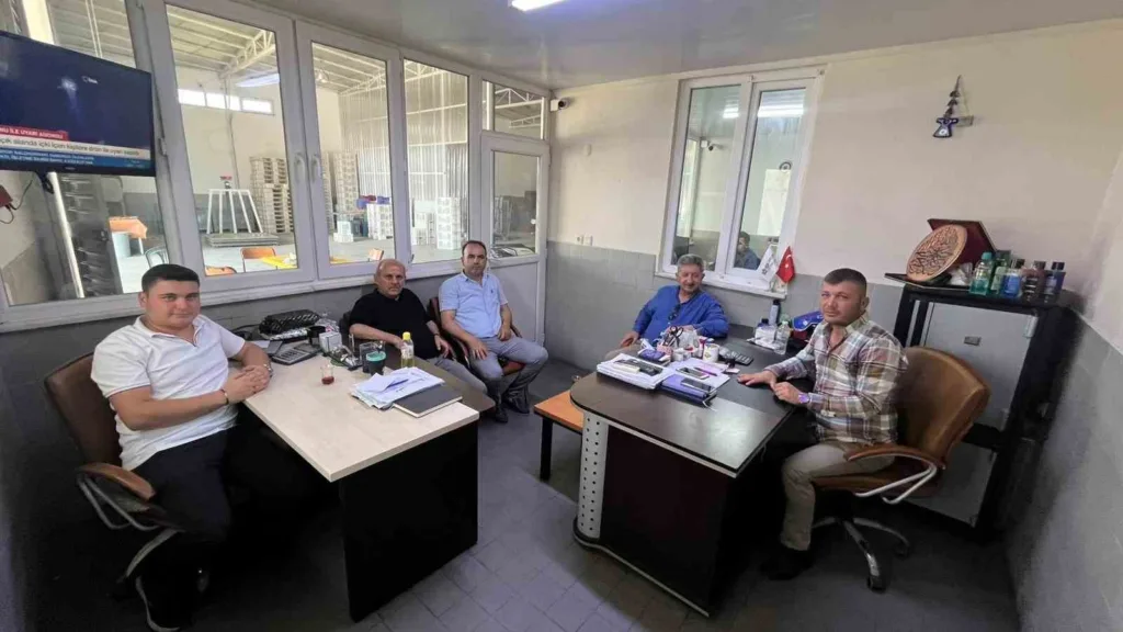 Başkan Arslan, incir tüccarları ile görüştü 2 baskan arslan incir tuccarlari ile gorustu 2b032f0cf928