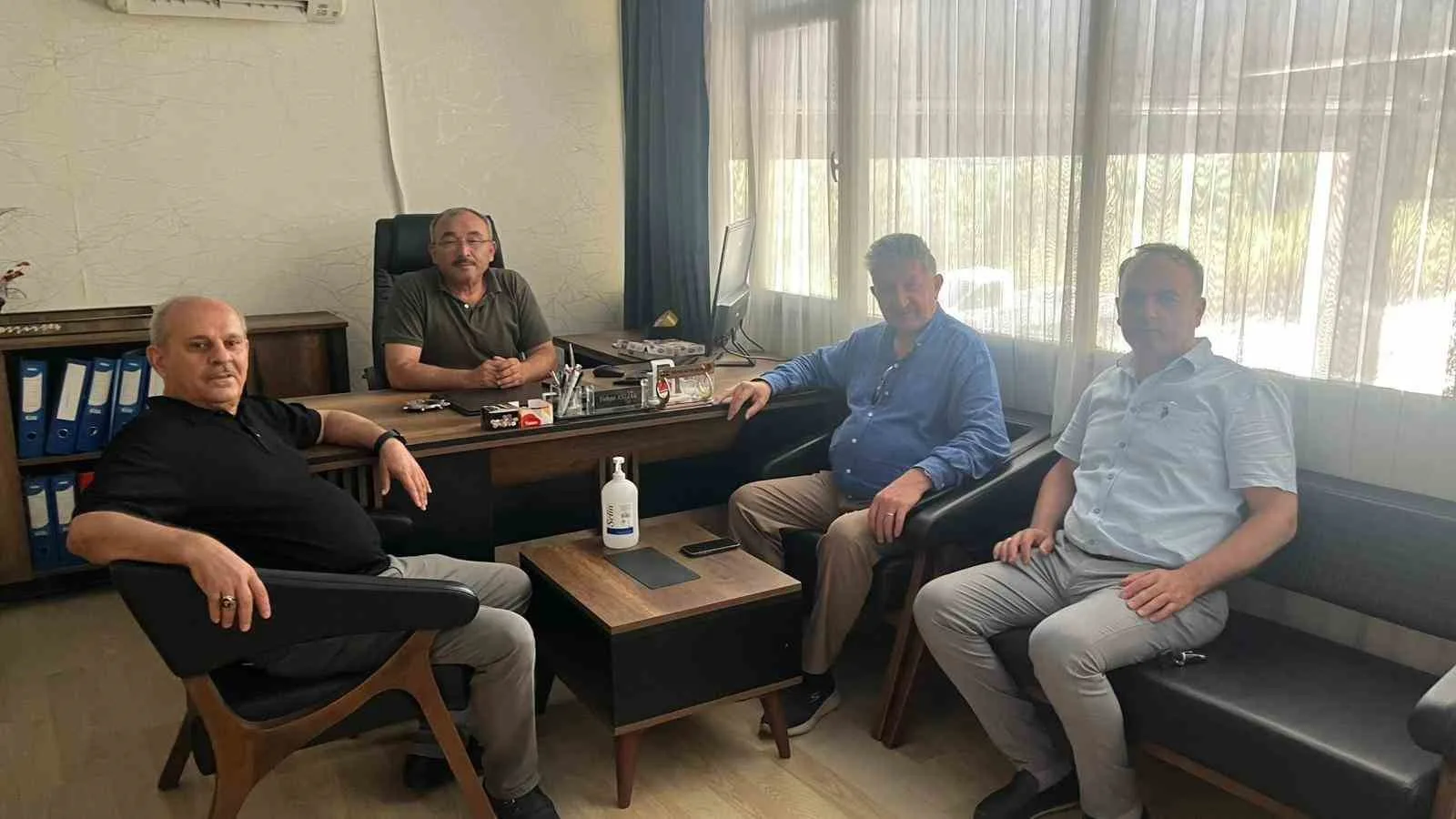 Başkan Arslan, incir tüccarları ile görüştü 1 baskan arslan incir tuccarlari ile gorustu f8ad2b47fb86
