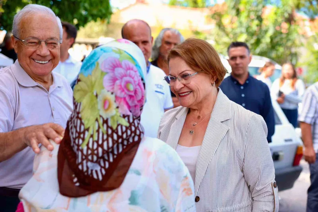 baskan gencay zeytin ureticileri ile bir araya geldi 4992acefc134
