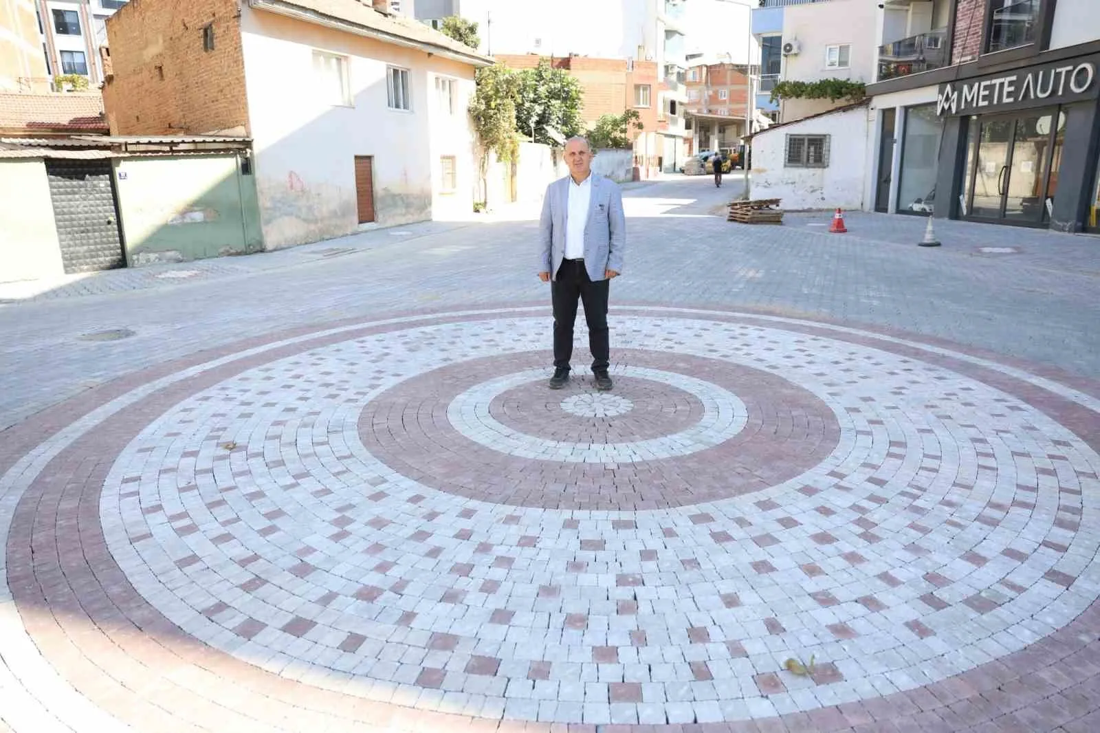 Başkan Kaya, İstiklal Mahallesi’nde çalışmaları yerinde inceledi