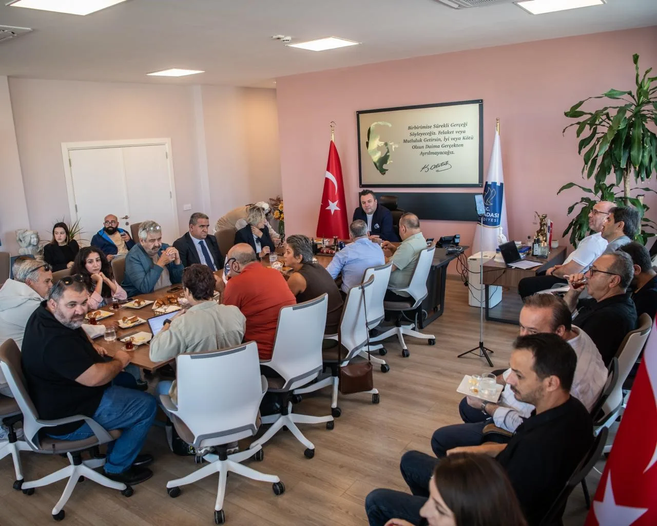 Başkan Vekili Demirtaş: "İlk günden itibaren çalışmaları sahiplenerek ilerlettik" 7 Başkan Vekili Demirtaş: “İlk günden itibaren çalışmaları sahiplenerek ilerlettik”