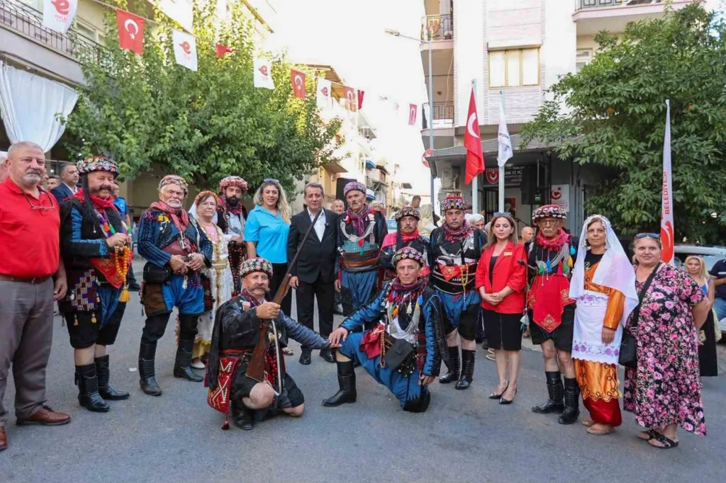 baskan yetiskin kuva yi milliye mucahitler dernegi aydin subesinin hizmet binasini acti dd39eb2aecf1