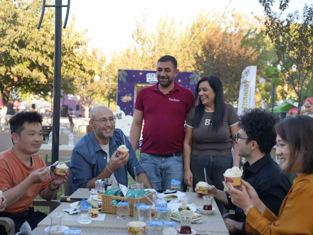 baskan zencirci cinli misafirlerini agirladi e46dd3bbfcc2