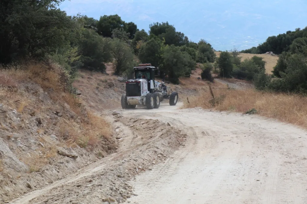 bozdogan belediyesi yol calismalarina devam ediyor 59634bec59f9