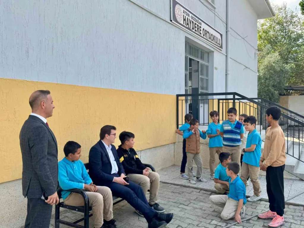 bozdoganda kaymakam sozen ogretmen ve ogrencilerle bir araya geldi a90de655ff36