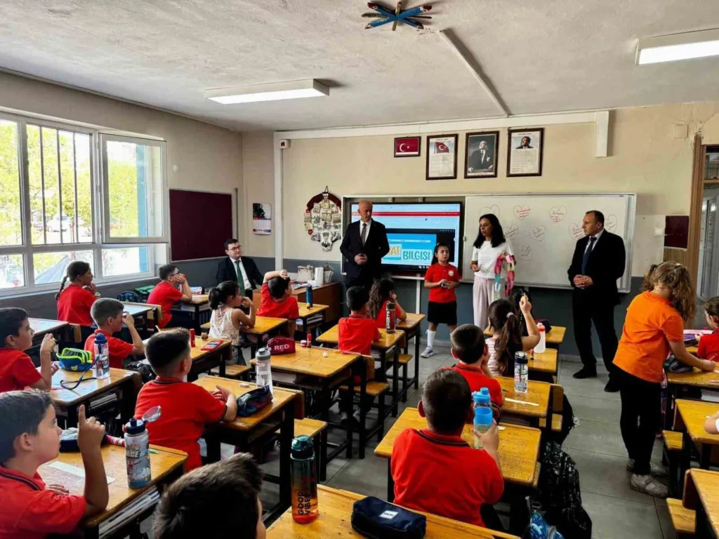 bozdoganda yeni egitim yilinin ilk ders zili caldi 723da0fc5b36