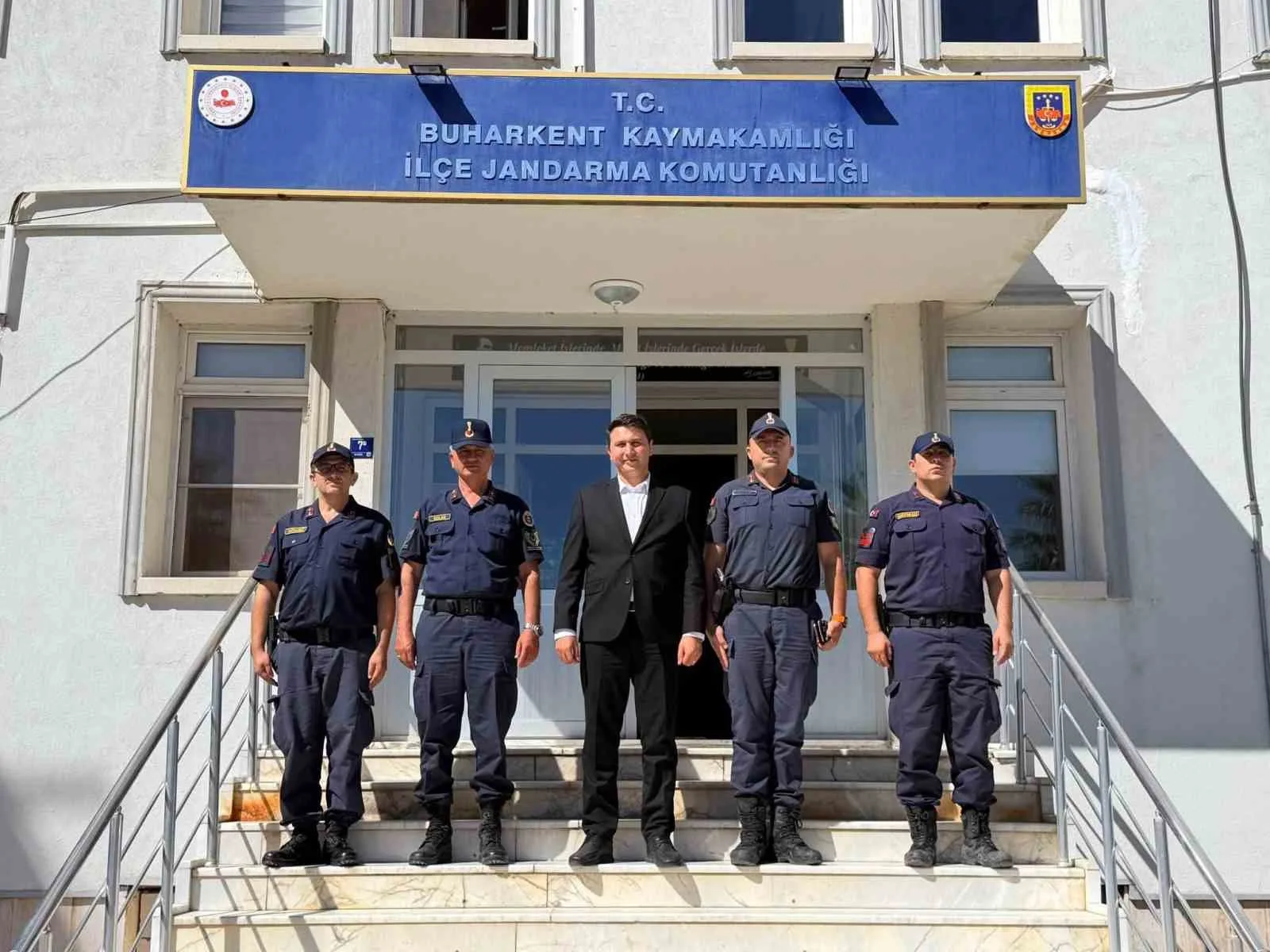 Buharkent Kaymakamı Haydaroğlu, İlçe Jandarma Komutanlığından brifing aldı