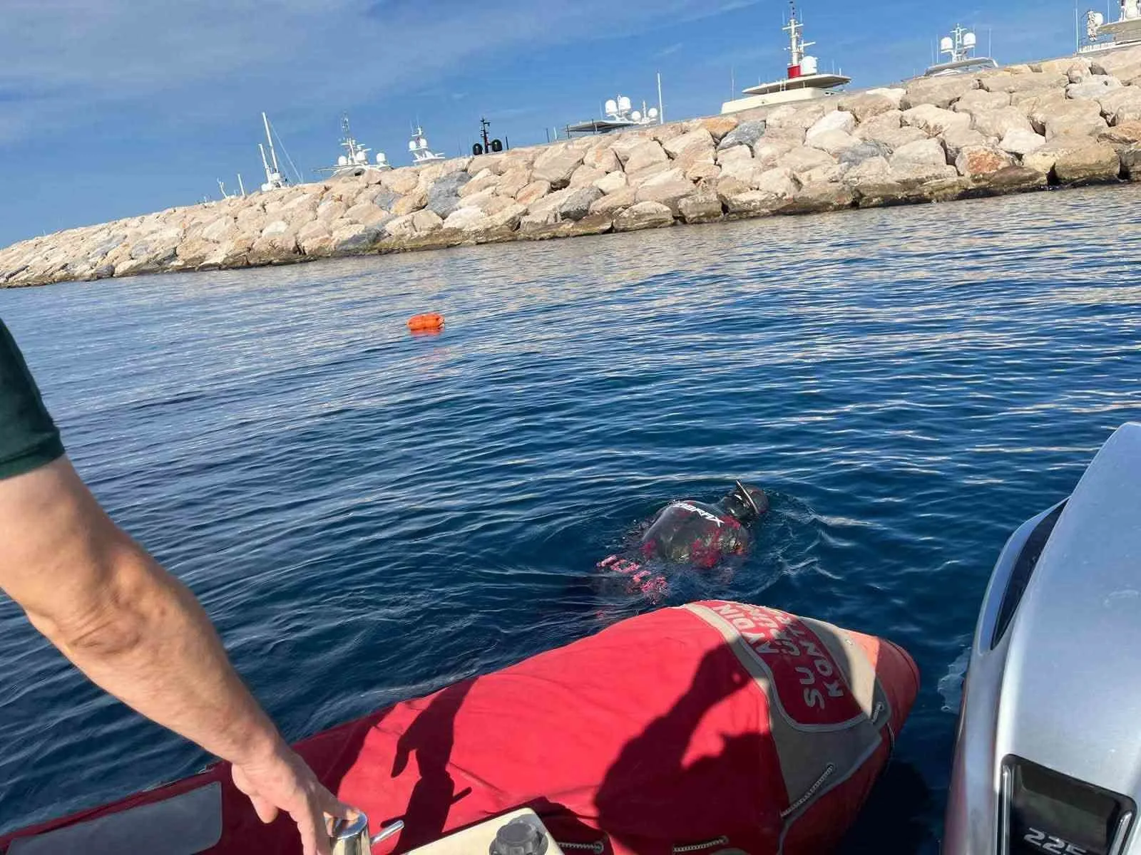 Didim’de denizde sıkı denetim, dalgıçlar da görev aldı 3 Didim’de denizde sıkı denetim, dalgıçlar da görev aldı