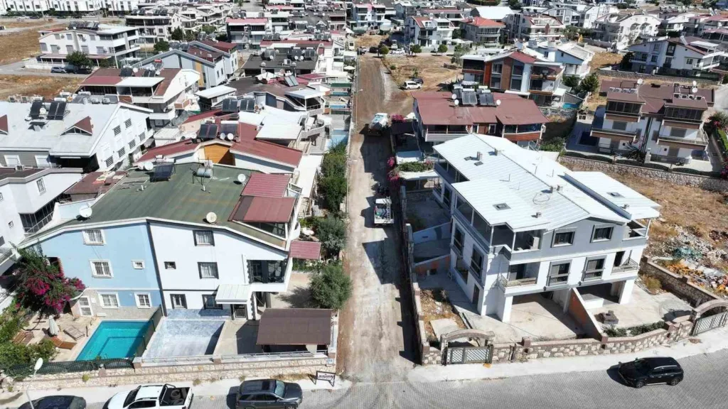 Didim’de ulaşımı rahatlatacak yol çalışması Efeler Mahallesi’nde başladı 3 didimde ulasimi rahatlatacak yol calismasi efeler mahallesinde basladi f240defc33c3