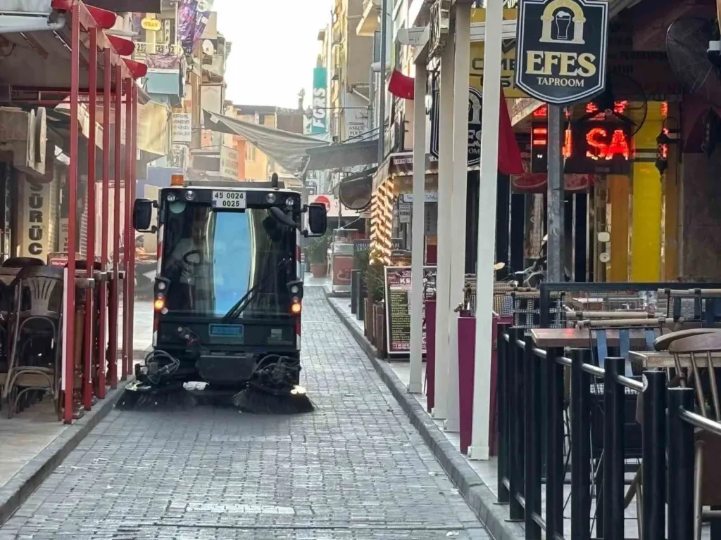 efeler belediyesi ekipleri temizlik calismalarini surduruyor 7801241f2d9c