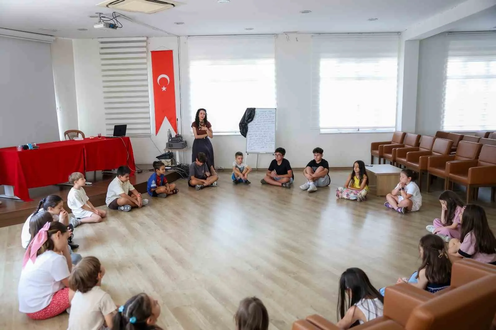 Efeler Belediyesi gençlerin ve çocukların yanında