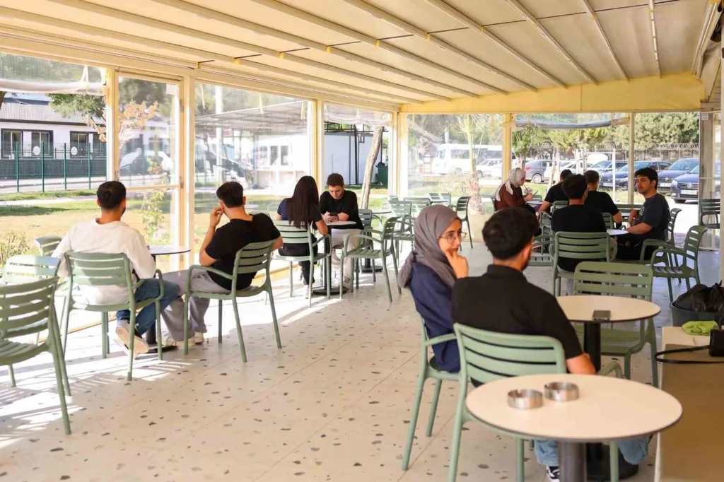 efeler belediyesinden genclere destek e4b165b3349a