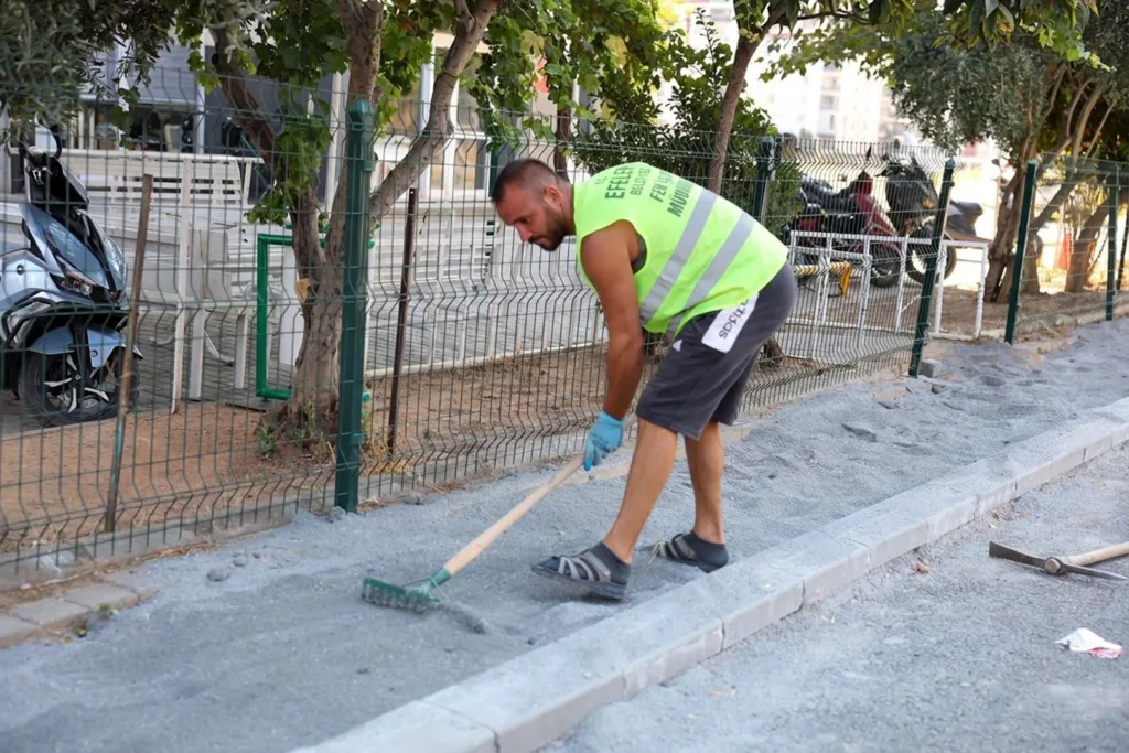 Efeler’de asfaltlama çalışmaları devam ediyor 5 efelerde asfaltlama calismalari devam ediyor b1d72a81ee96