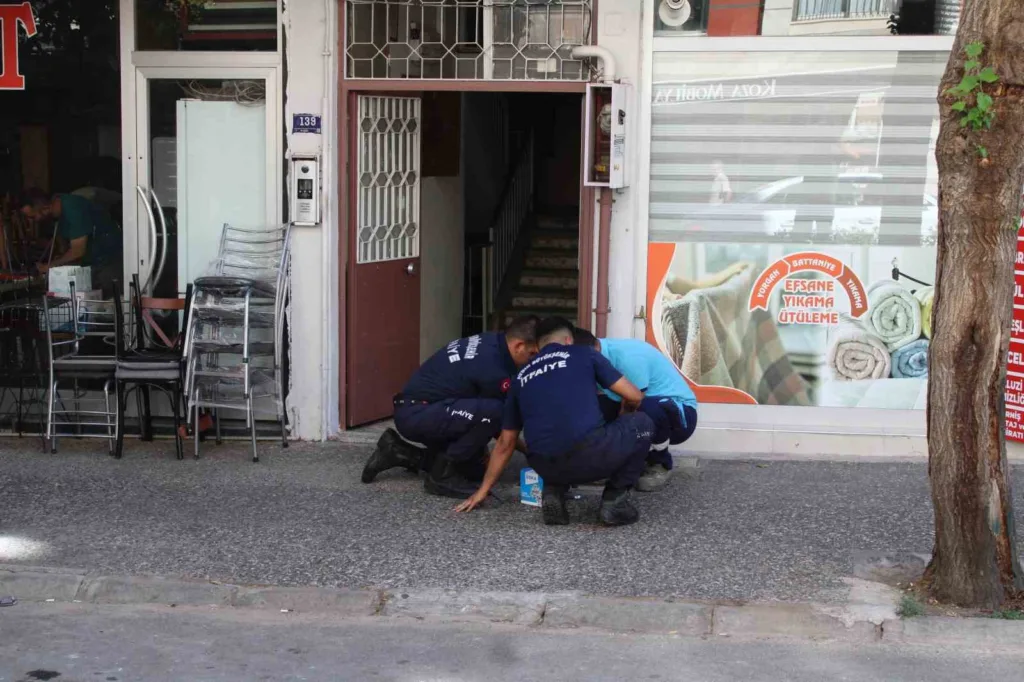 Efeler’de doğal gaz kaçağı paniği, 6 katlı bina tahliye edildi 6 efelerde dogal gaz kacagi panigi 6 katli bina tahliye edildi 5ae0751ad036