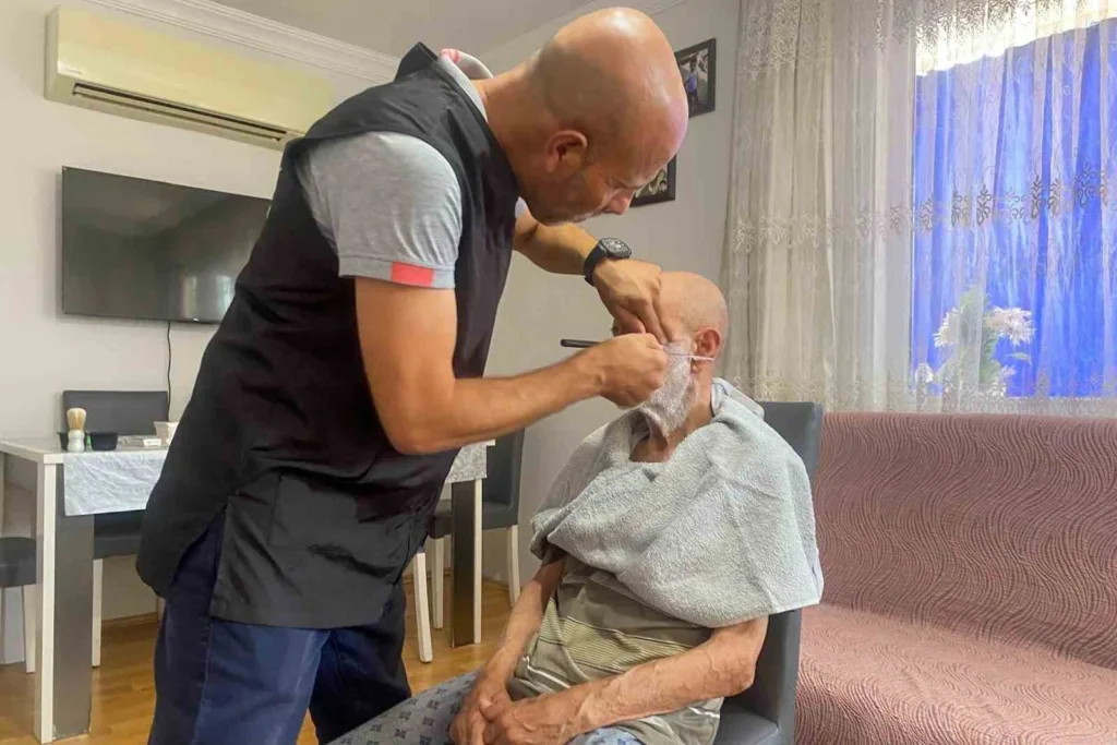efelerde evde bakim hizmeti ihtiyac sahiplerine umut oluyor 7386429c6087