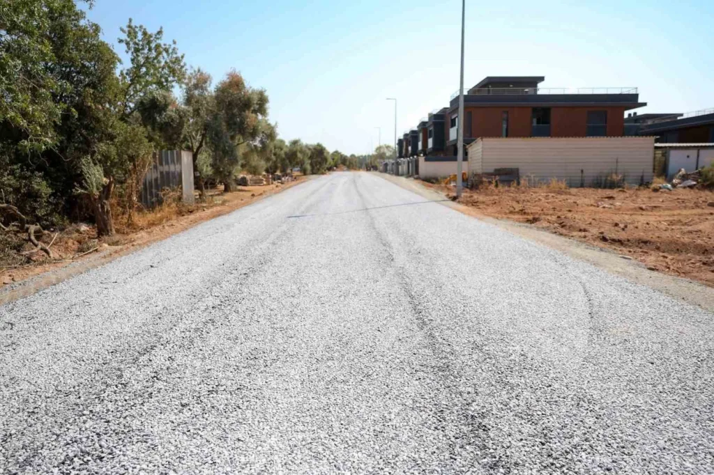 efelerde yol yenileme calismalari suruyor fbddd95d3266