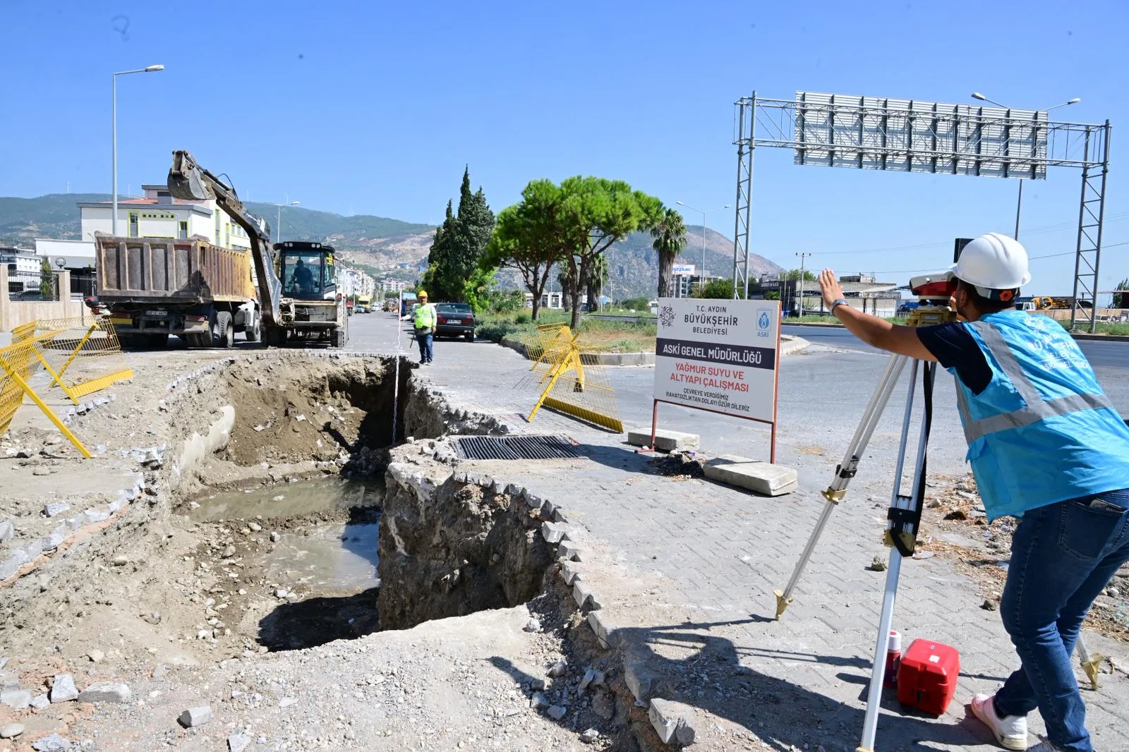 BAŞKAN ÇERÇİOĞLU’NUN ÇALIŞMALARIYLA SÖKE’NİN ALTYAPISI YENİLENİYOR 12 fotograf 11 1