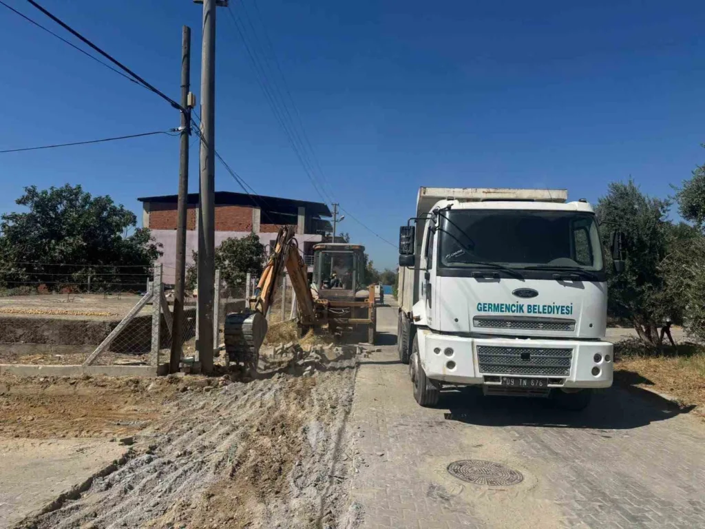 germencikte cadde ve sokaklarda calismalar hiz kesmeden suruyor 820362f15657