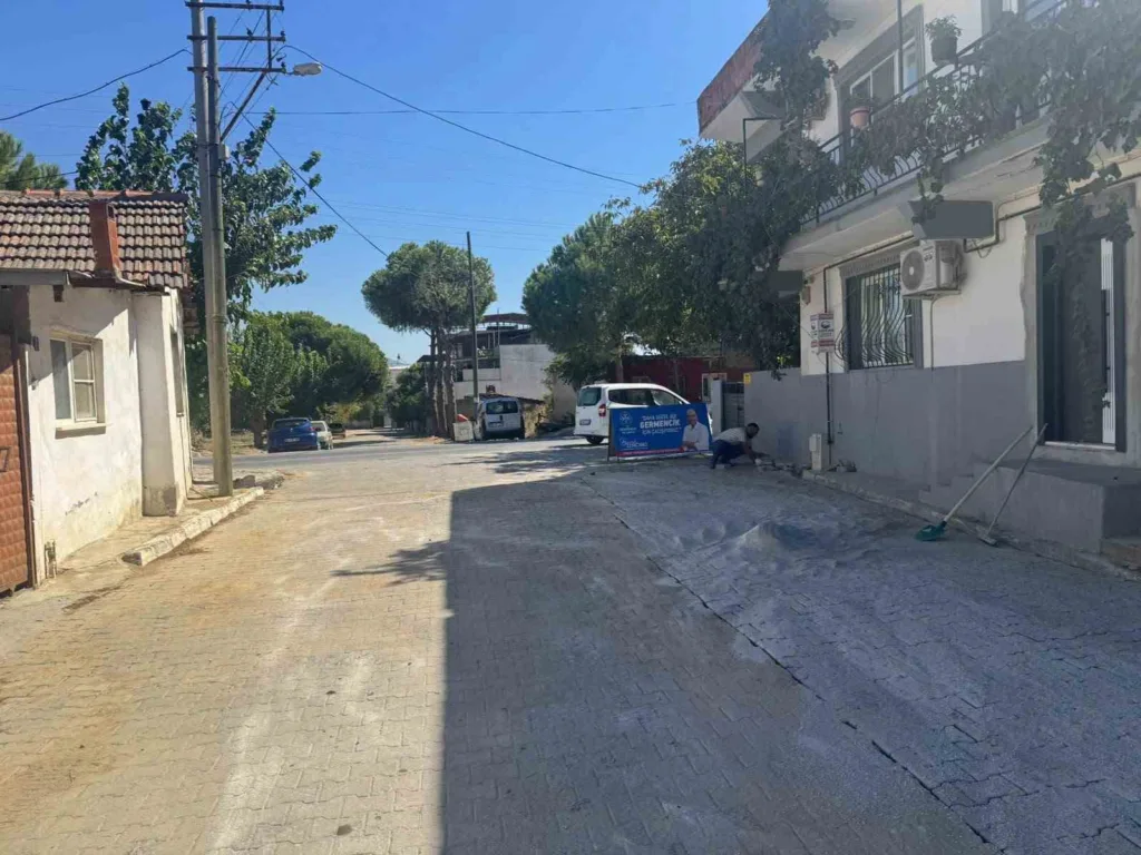 germencikte cadde ve sokaklarda calismalar hiz kesmeden suruyor ce6dbb14bd2c