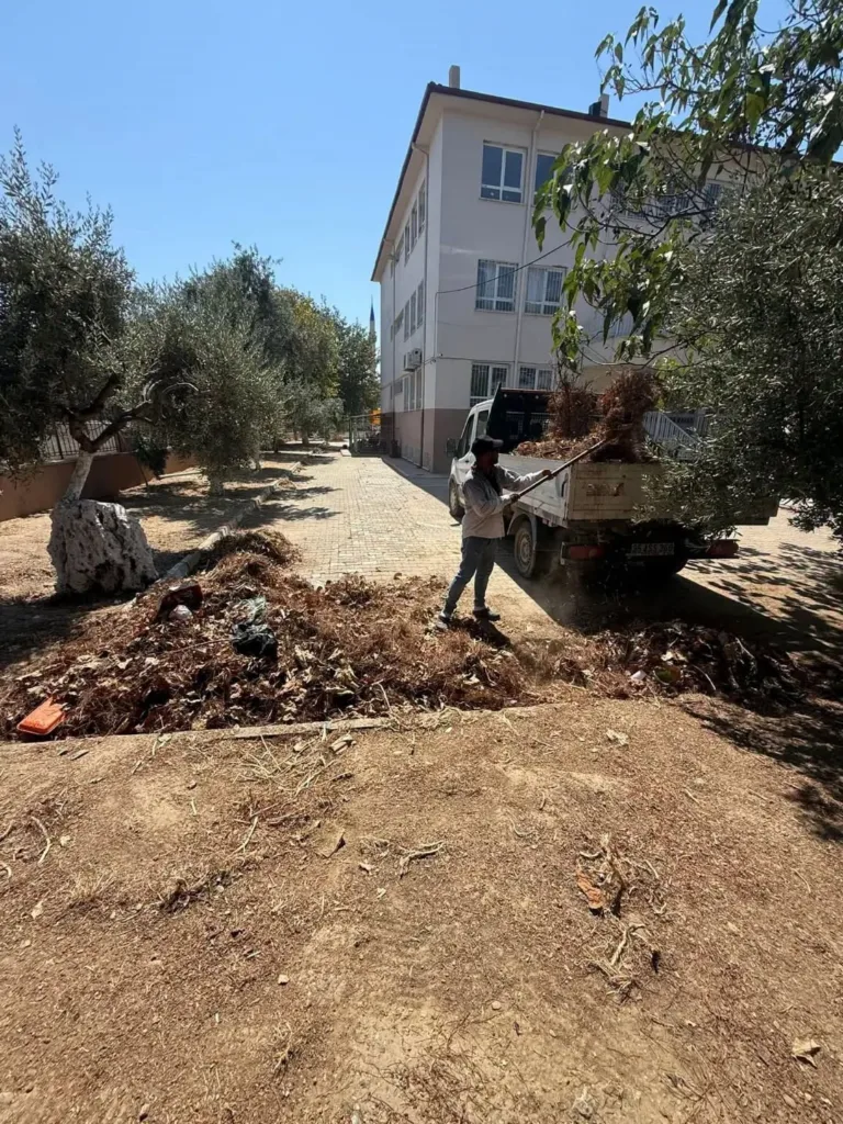 germencikte okullar yeni egitim yilina hazirlaniyor 24b0d9910dc6