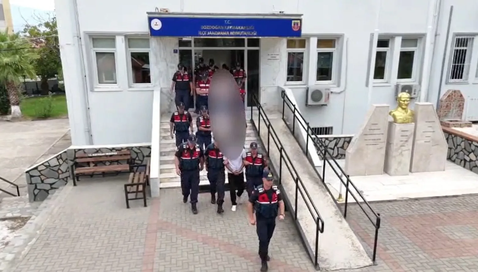 Güven kazanıp milyonluk alışveriş yaptılar, ödemeleri yapmayınca yakalandılar