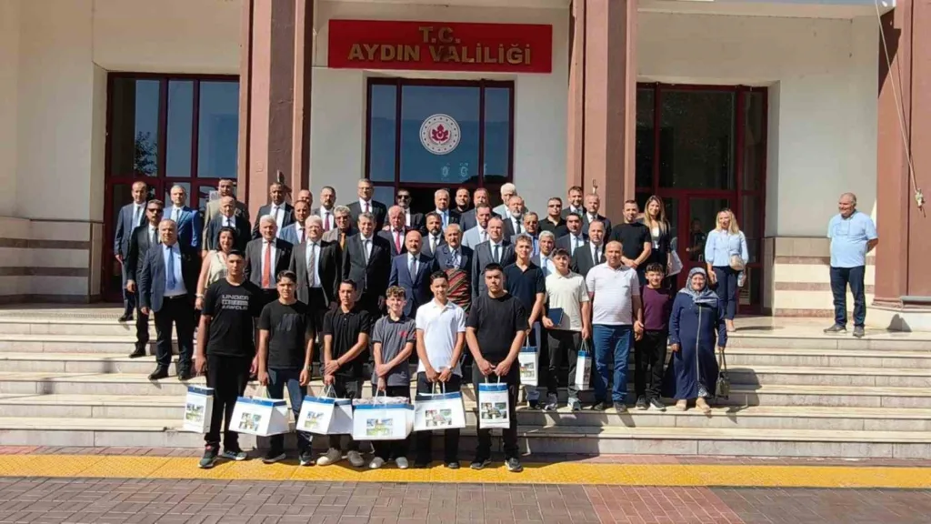 ilin ahisine odulunu aydin valisi varol verdi 38ea066897e3