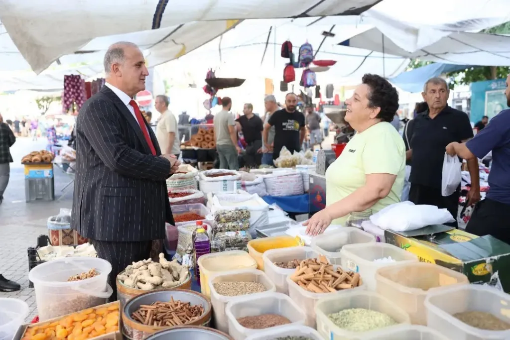 incirliova belediye baskani kaya pazar esnafi ve vatandaslarla bulustu f37d4707ea18